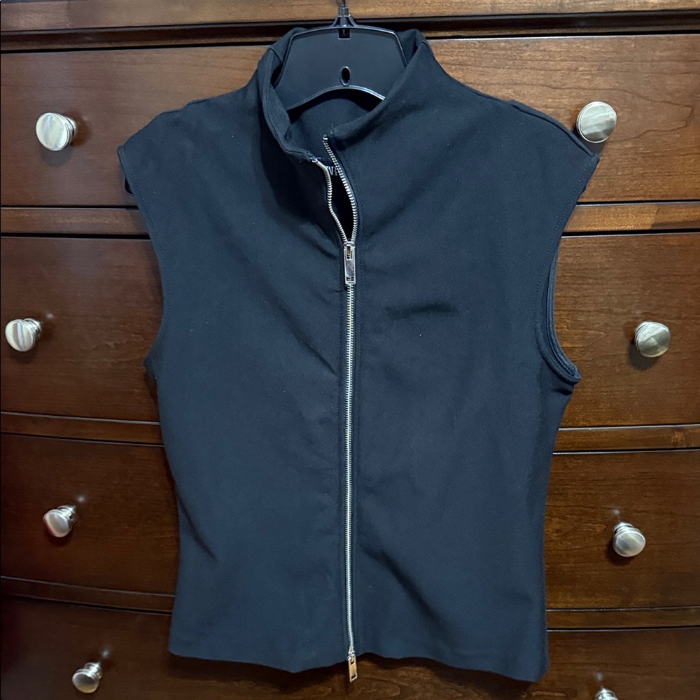 Zara Black Sleeveless top with zipper